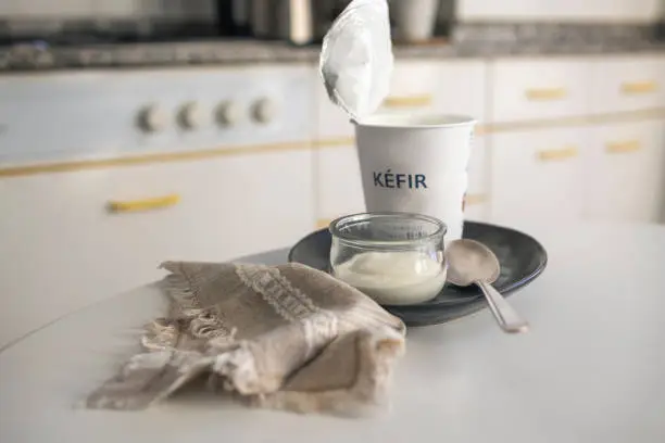 Organic kefir probiotic drink for dogs) Organic kefir probiotic drink for dogs)